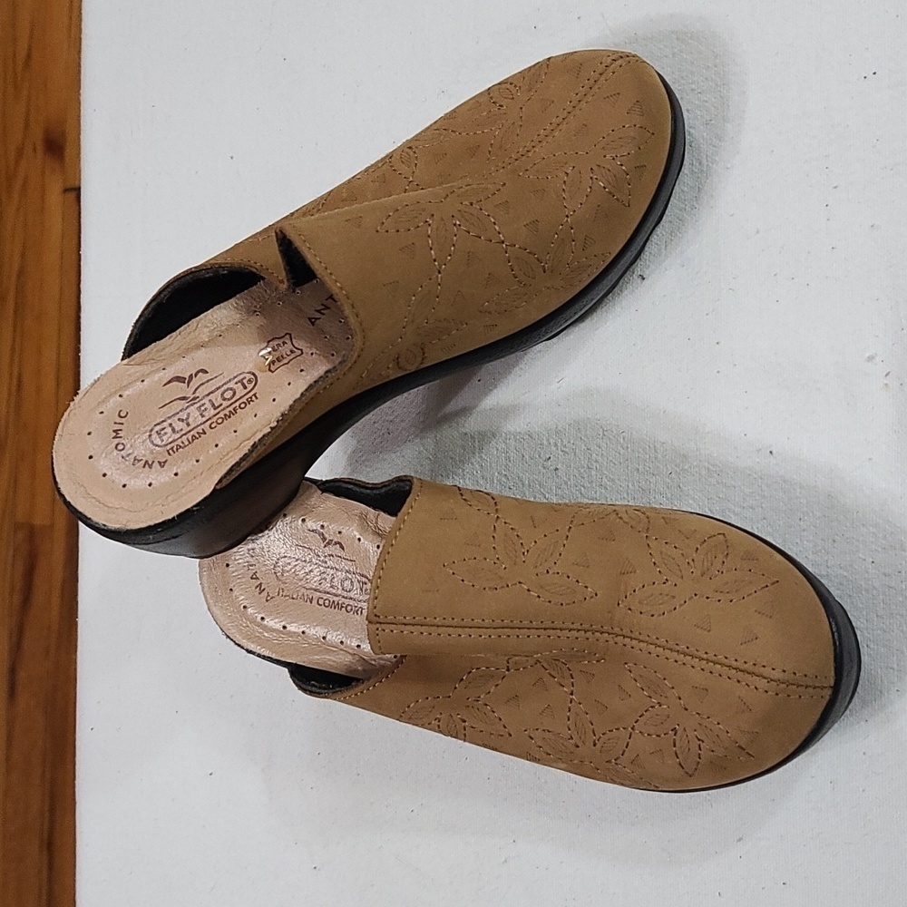 Women's Tan Slip-On Shoes